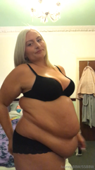 1348210326_og-big-belly-dancing-in-underwear-2018-my-first-year-of-gai_0.mp4