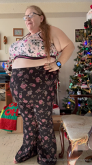 1454606973_leggings-torrid-bralette-hot-topic-vibes-powerpuff_0.mp4