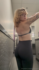 0ic3lxel4j0129ggefq5s_source.mp4