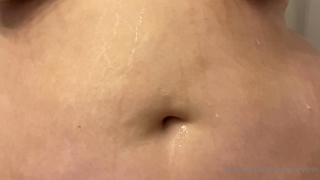 307988714_good-morning-damn-my-belly-button-is-sexy_0.mp4