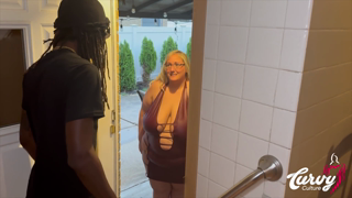 Lexy Morgan Goes to Get Rent Help From Mrblvckrose Curvyculturexxx.mp4