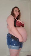 1362815091_new-clip-coming-wednesday-9-months-pregnant-mommy-outgre_3.mp4