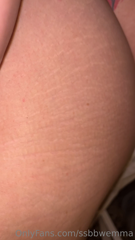 540028062_stretch-marks-are-always-monumental-signs-of-gains-you-have_0.m4v
