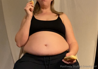 985997206_so-stuffed-couldnt-take-another-bite-i-need-to-remember-t_0.mp4