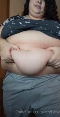 139694765_the-jiggle-in-slow-motion-is-completely-mesmerizing_0.m4v