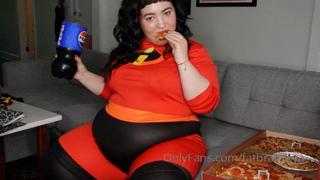 784711235_halloween-family-sized-stuffing-mrs-incredible-got-fat-h_1.mp4