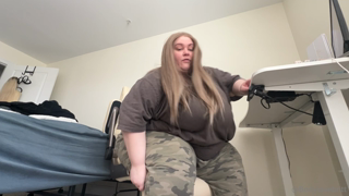 1711671681_mmmm-life-updates-in-my-big-fatass-oversized-extended-sized_0.mp4