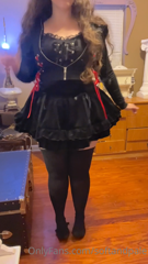 356275370_lifting-my-skirt-for-you_0.m4v