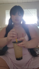 1627627608_stuffing-my-face-for-feeders-on-snap-is-among-my-favorite-fo_3.mp4