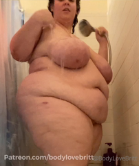 433445758_rinsing-my-belly-of-soap_0.mp4