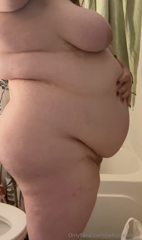 1771062875_my-back-and-hips-being-covered-in-stretch-marks_0.mp4