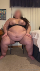1436018869_heres-a-peak-at-a-clip-i-filmed-of-me-jiggling-my-massive-b_0.mp4