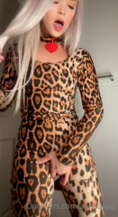 749623877_i-love-showing-you-my-pussy_0.m4v