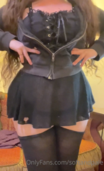 587770022_blowkiss-bendover-xxx_0.m4v