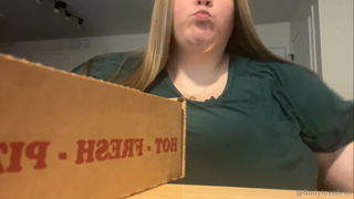 1698314300_weigh-in-before-stuffing-dinner-down-my-throat-then-stuffin_0.mp4