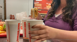295804959_burger-king-stuffing-in-public-yesterday-i-was-a-little_0.m4v