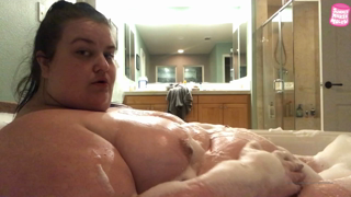 9565577_fun-in-the-tub_0.mp4