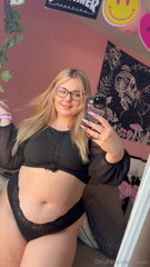 1827585215_be-honest-whats-your-opinion-of-my-glasses_0.mp4