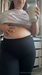 1411143213_after-a-walk-i-decided-to-reward-myself-with-a-weight-gain-s_0.mp4