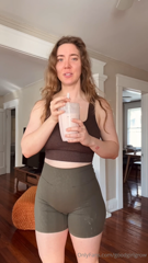 1537407496_5min-lil-shake-chug-w-the-special-ingredient-its-heavy-c_0.mp4