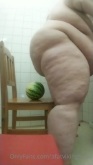 31964307_the-watermelon-couldn-t-stand-a-chance-against-my-humongous_0.mp4