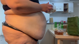 1471581946_nye-stuffing-video-part-2-so-after-all-that-food-i-ordered_0.mp4