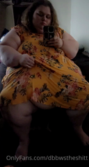 366981272_your-neighborhood-fatty-showing-off-the-goods_0.m4v