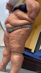 1191803387_had-to-try-on-my-new-bikini-for-y-all-and-let-you-get-a-bada_0.mp4