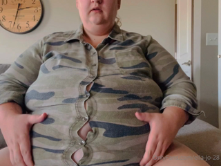 383059868_talking-video-watch-me-struggle-with-tight-shirt-spoiler_0.m4v