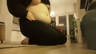 47635701_do-i-look-like-i-fatter_0.m4v