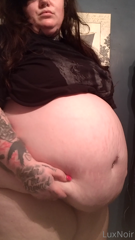 476101531_chubby-piggy-swipe-over-to-see-all-4-clips-watch-for-the-l_0.m4v