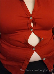 234313452_god-your-secretary-just-can-t-stop-bloating-and-during-thi_0.m4v