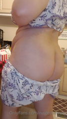 99848558_after-my-huge-kfc-stuffing-sponsored-by-my-amazing-feeder_0.m4v