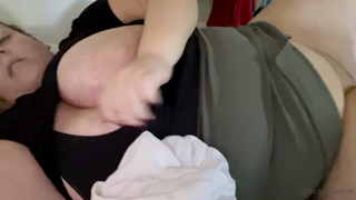 436186225_laying-in-bed-spreading-my-legs_0.mp4