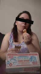 1765176424_domino-s-stuffing-to-the-brim-watch-me-eat-pizza-chicken-w_0.mp4
