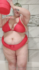 1182033613_a-massive-bucket-full-of-party-punch-vs-a-more-massive-360l_0.mp4