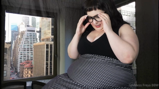 1350259781_the-bosss-fattening-ordersthe-heavier-you-get-the-higher-y_0.mp4