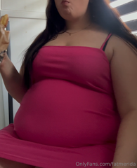 1444895788_this-is-me-eating-my-usual-lunch-which-is-two-donuts-and-dri_0.mp4