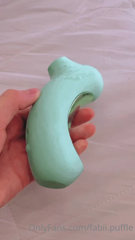 311919998_asi-queda-mi-vibrador-despues-de-terminar-en-el-bonita-tar_0.m4v