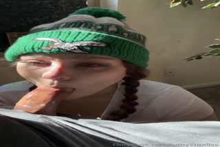 2025-12-09_Can’t wait to have my other hand back 💚🦅_4189565510.mp4