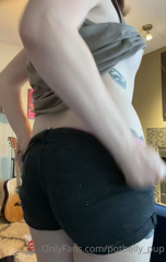 165594503_she-got-some-cake_0.m4v