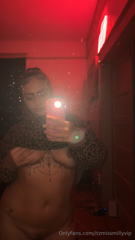 itzmissmillyvip_Dirty_mirror_but_which_one_is_ur_favorite_4240711338.mp4