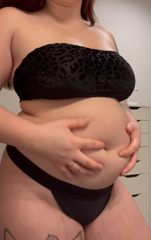 502704183_good-night-from-me-and-my-tits_0.m4v