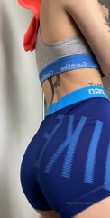 15080580_just-got-out-of-the-shower-how-do-i-look_0.mp4