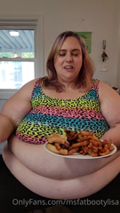 347039599_what-s-better-than-getting-a-ton-of-takeout-the-leftovers-t_0.mp4