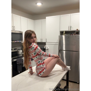 scvua@onlyfans_2024-12-16_1437732274_01_2316x3088_d102f33b8f099dfa9cd8d067d70f1bec.jpg