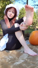 214200537_sexy-pilgrim-shows-off-feet-and-takes-it-in-the-ass-we-ve_0.m4v
