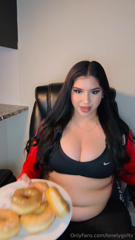 1478542683_yummy-in-my-big-fat-belly_0.mp4
