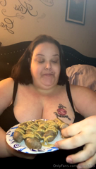 1099168842_my-love-for-brats-are-real-did-you-see-how-much-it-squirte_0.mp4
