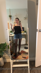 336633003_happy-friday-wearing-some-cuban-heel-backseam-pantyhose_0.m4v
